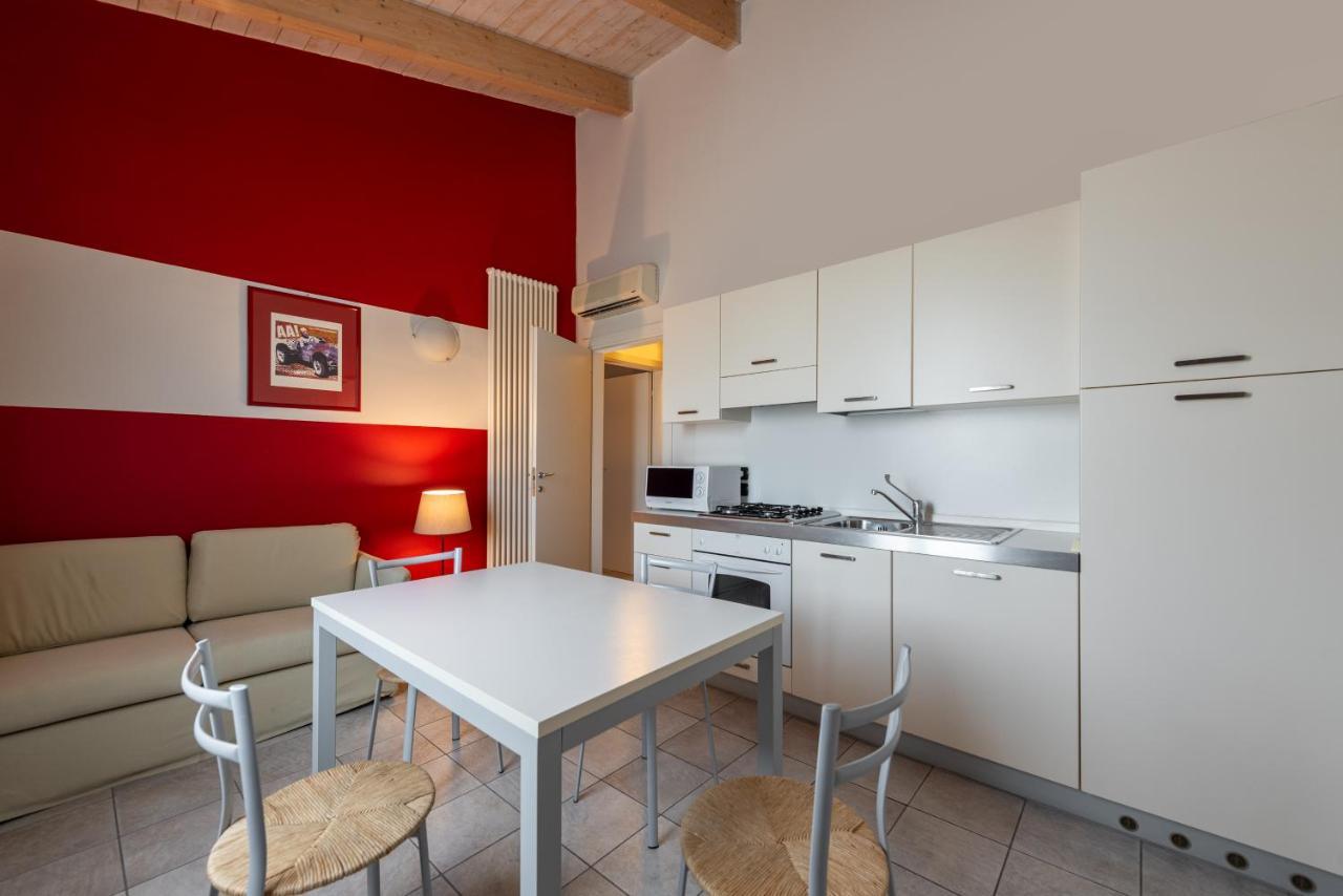 One-Bedroom Apartment,1015364506:JPEG